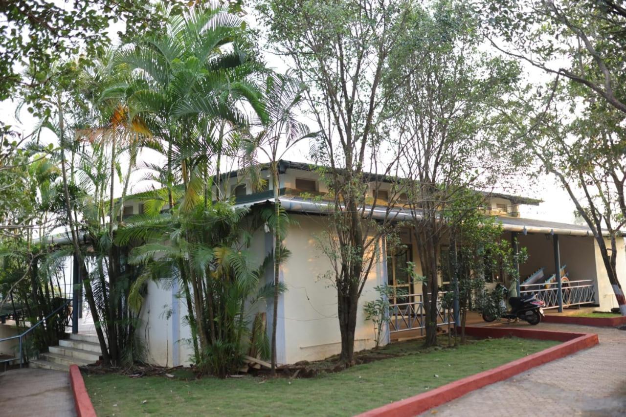Bed and Breakfast Nisarg Farm Mulshi Exterior foto